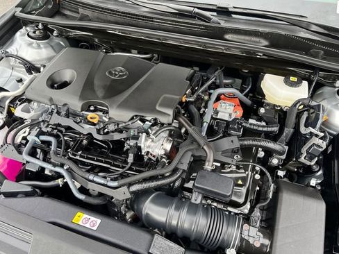 Used 2025 Toyota Camry LE image 9