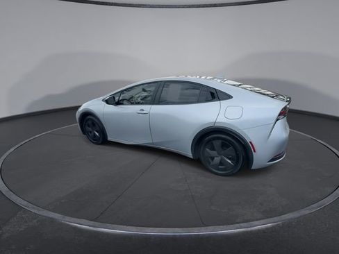 Used 2024 Toyota Prius LE image 10