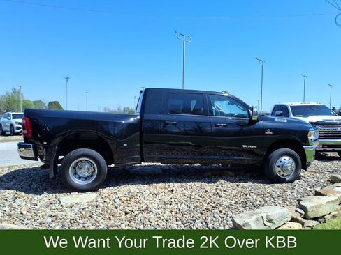 Used 2024 RAM 3500 Laramie AWD/4WD image 5