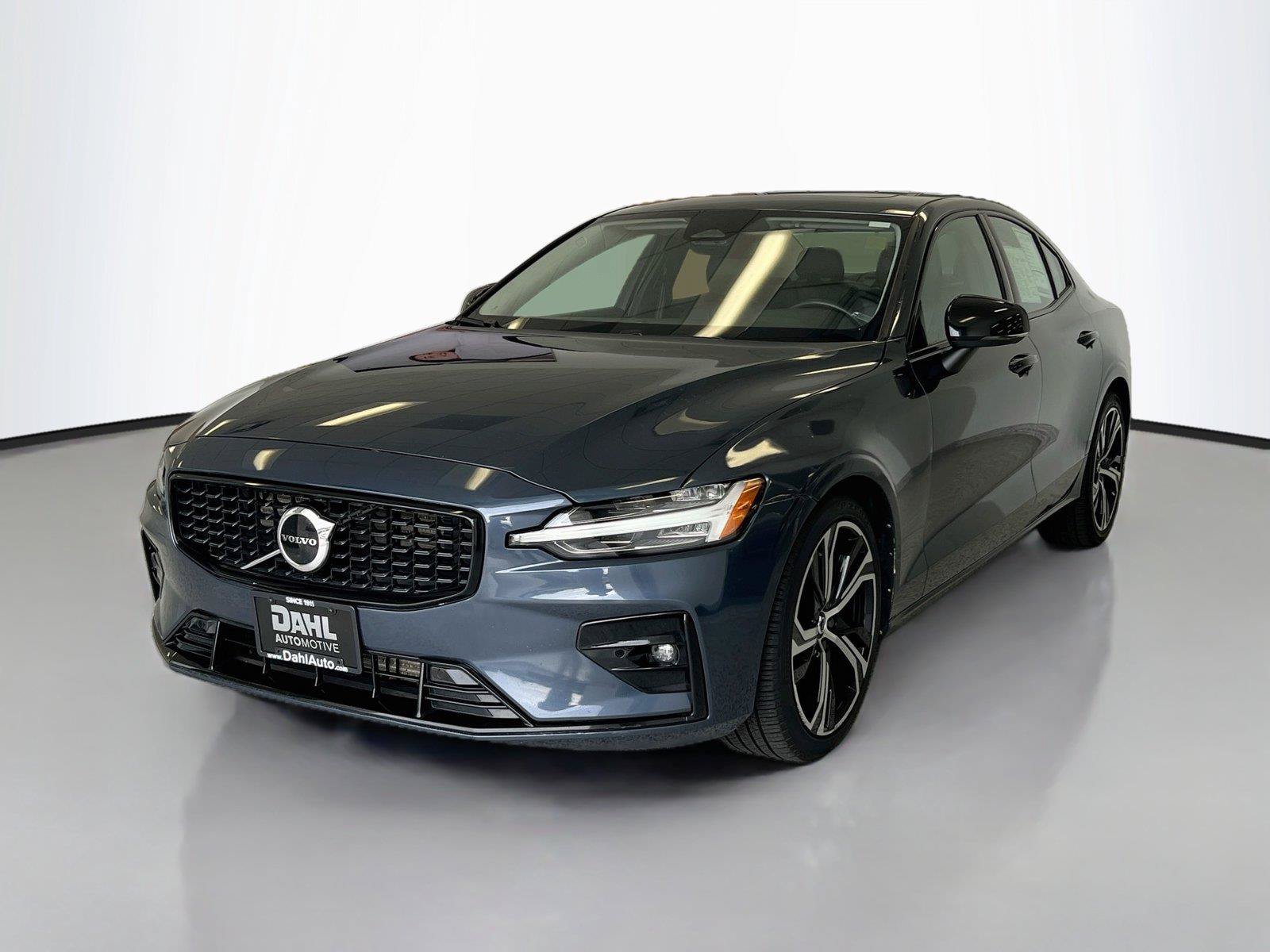 Used 2024 Volvo S60 B5 Core AWD/4WD image 4