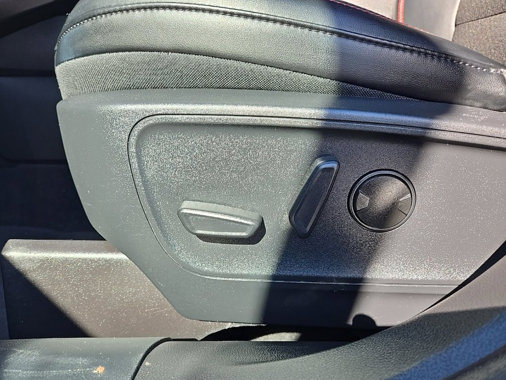 Used 2025 Ford Escape ST-Line Select AWD/4WD image 16