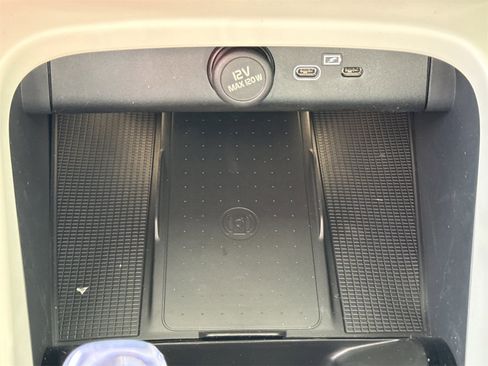 New 2026 Volvo XC40 B5 Plus w/ Protection Package Premier image 26