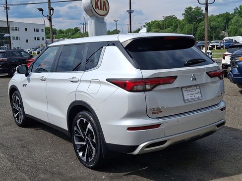 Used 2023 Mitsubishi Outlander SE AWD/4WD image 3
