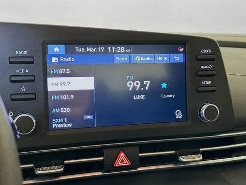 Used 2022 Hyundai Elantra SEL image 15