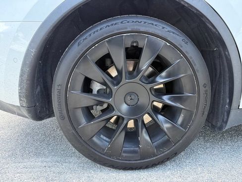 Used 2021 Tesla Model Y 2WD image 8