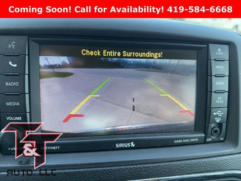 Used 2015 Chrysler Town & Country Touring image 12