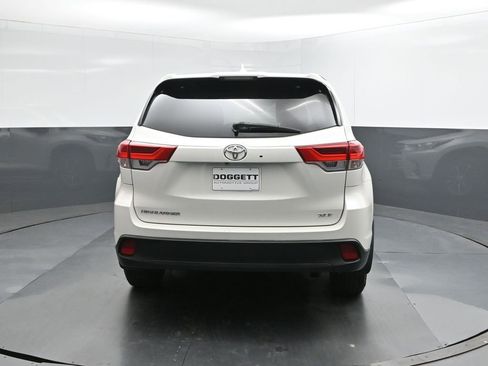 Used 2019 Toyota Highlander XLE image 8