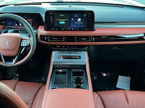 New 2025 Lincoln Aviator Reserve w/ Luxury Package image 7