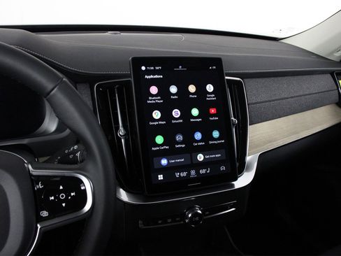 New 2025 Volvo XC90 B6 Core w/ Protection Package Premier image 6