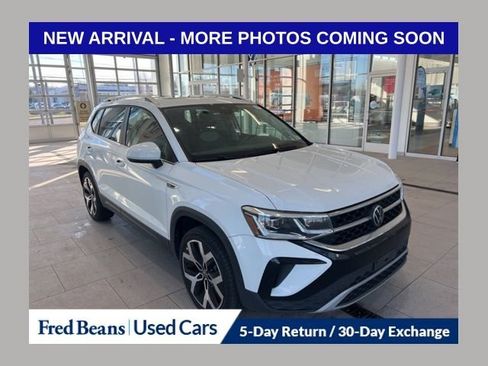 Used 2023 Volkswagen Taos SEL image 1