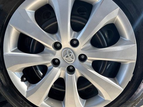 Used 2024 Toyota Corolla LE image 5