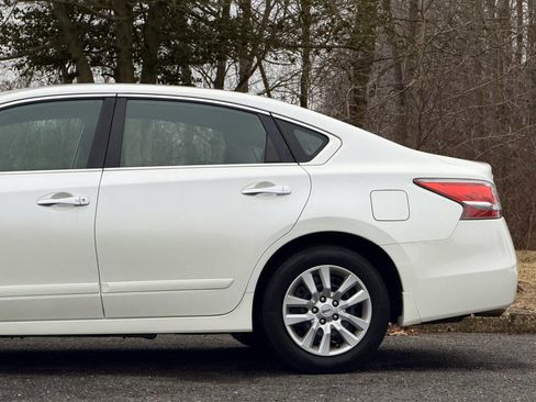 Used 2014 Nissan Altima 2.5 S w/ Display Audio Package image 22