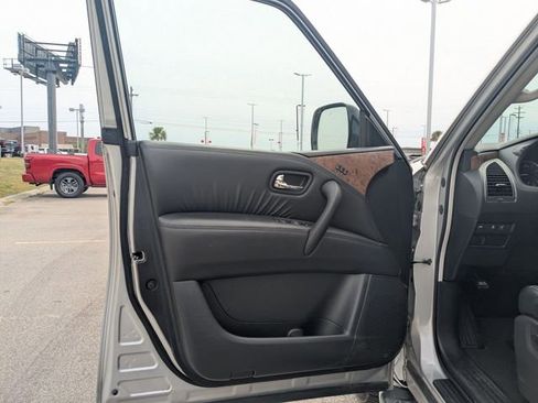 Used 2024 Nissan Armada SL w/ Captain's Chairs Package RWD image 11