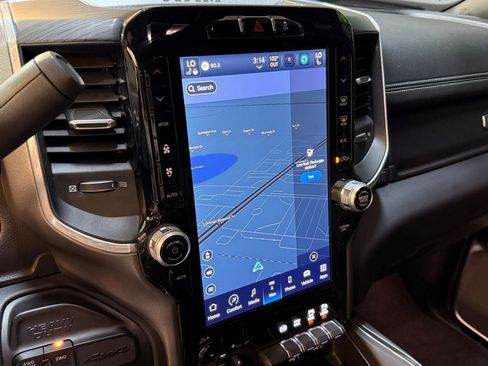 Used 2024 RAM 2500 Laramie w/ Night Edition image 27