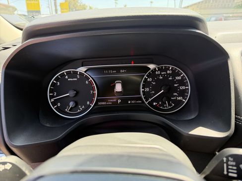 Used 2025 Nissan Rogue SV FWD image 41