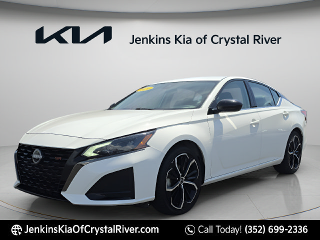 Used 2024 Nissan Altima 2.5 SR FWD image 16