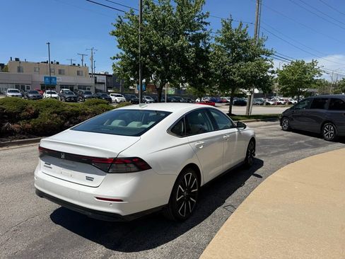 Used 2023 Honda Accord Touring image 9