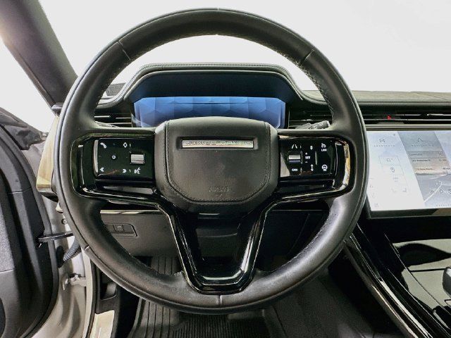 Used 2025 Land Rover Range Rover Sport Dynamic SE AWD/4WD image 13