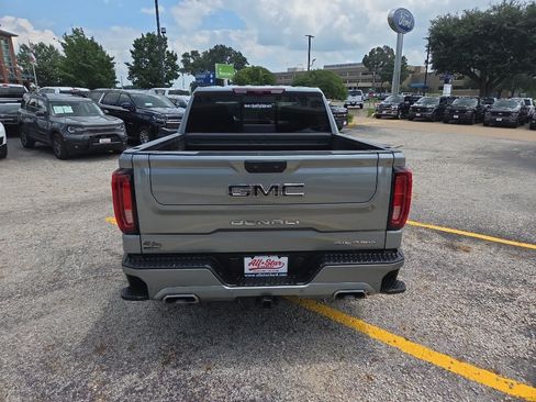 Used 2026 GMC Sierra 1500 Denali Ultimate AWD/4WD image 6