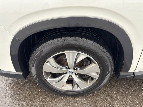 Certified 2023 Subaru Ascent Premium w/ Convenience Package image 8