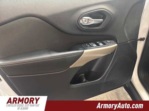 Used 2017 Jeep Cherokee Latitude image 7