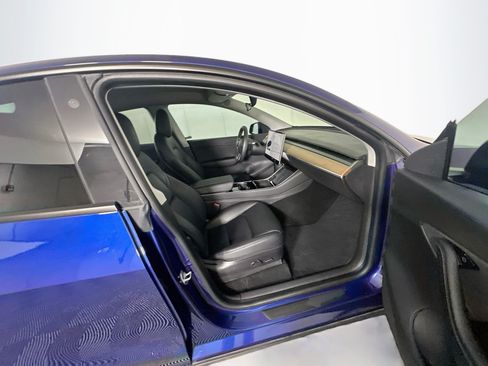 Used 2021 Tesla Model Y Long Range AWD/4WD image 31