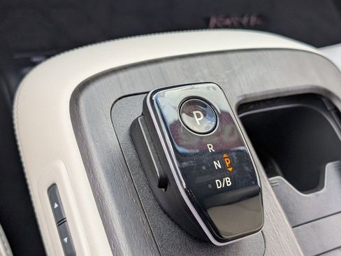 Used 2025 Nissan Ariya FWD image 18