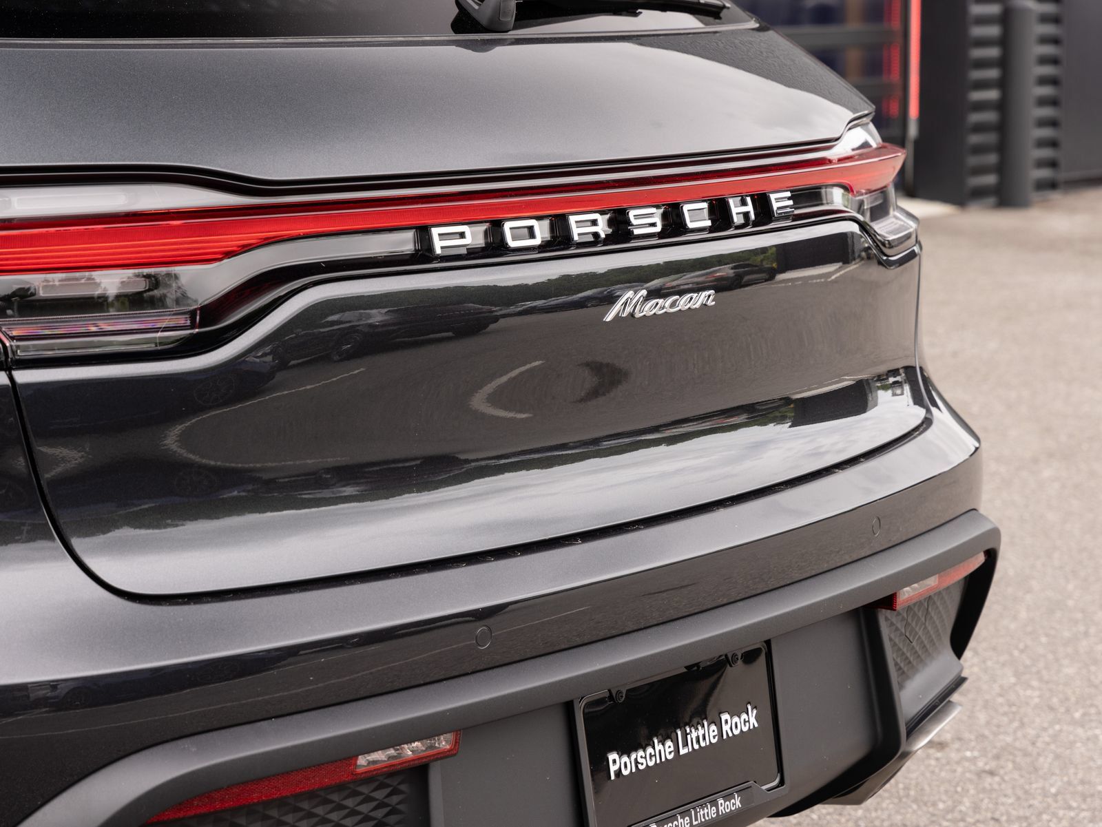 Certified 2026 Porsche Macan AWD/4WD image 12