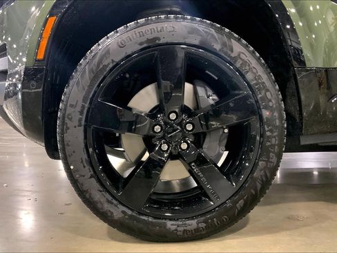 New 2026 Land Rover Defender 110 X-Dynamic SE image 11