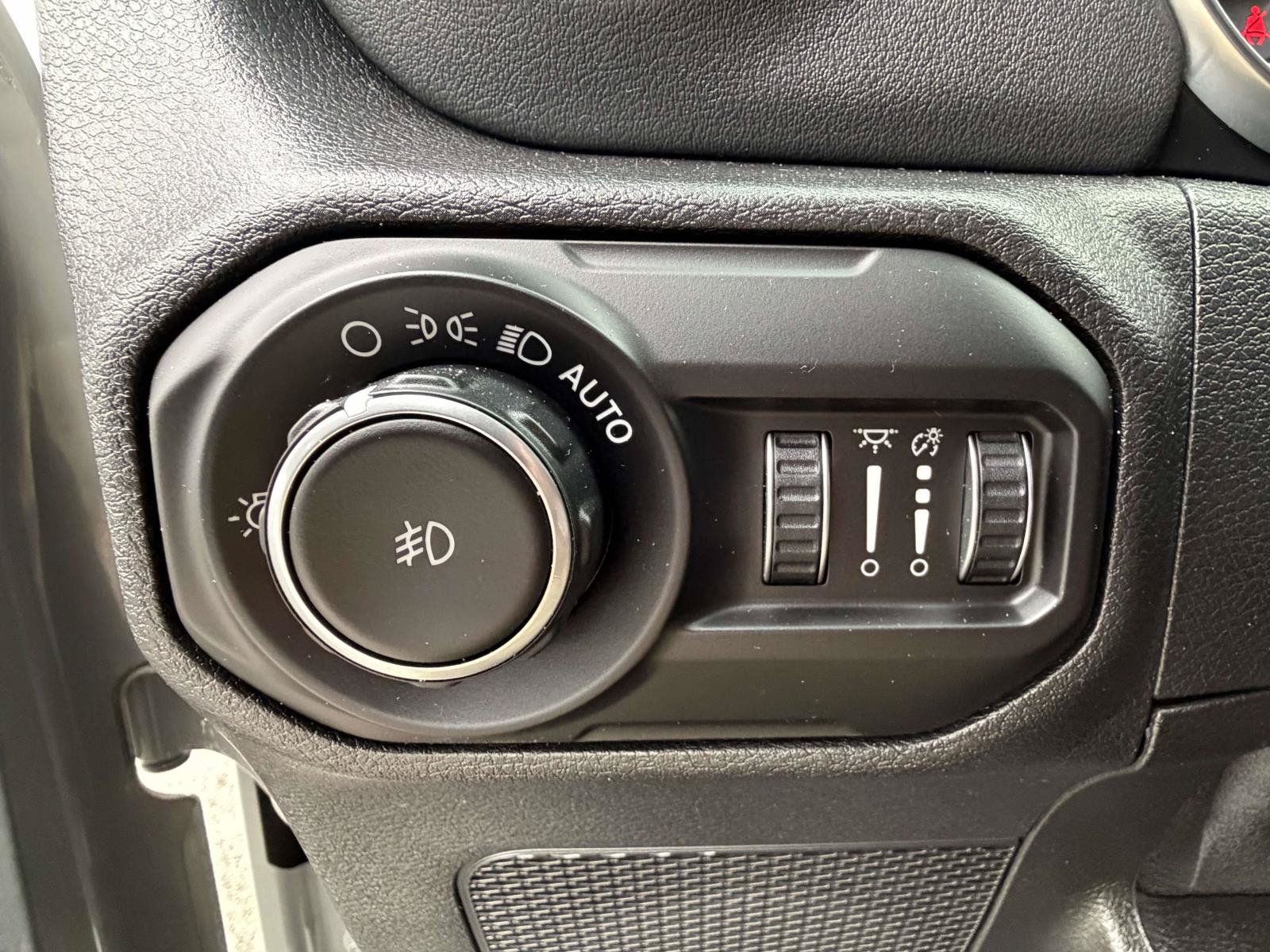 Used 2021 Jeep Wrangler Unlimited Sahara AWD/4WD image 24