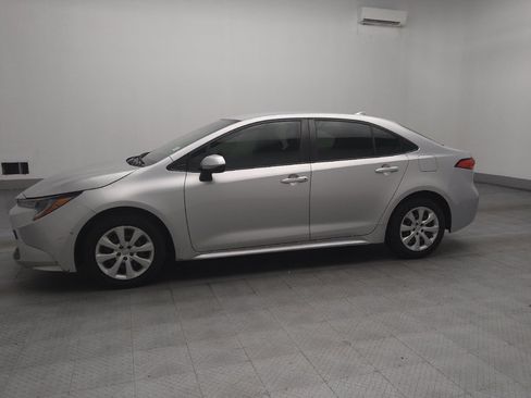 Used 2022 Toyota Corolla LE FWD image 2