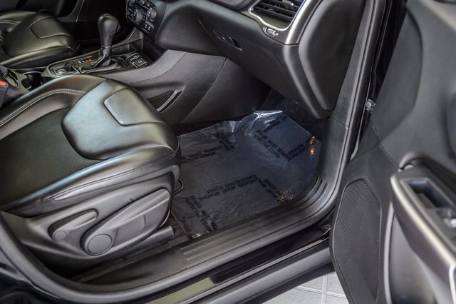 Used 2019 Jeep Cherokee Latitude Plus FWD image 46