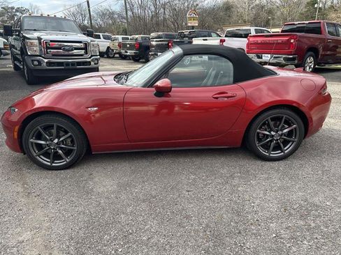 Used 2017 MAZDA MX-5 Miata Grand Touring image 2