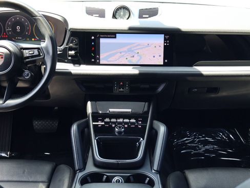 Certified 2024 Porsche Cayenne AWD/4WD image 20