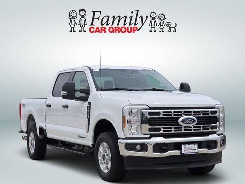 Used 2025 Ford F250 XLT w/ FX4 Off-Road Package AWD/4WD image 2