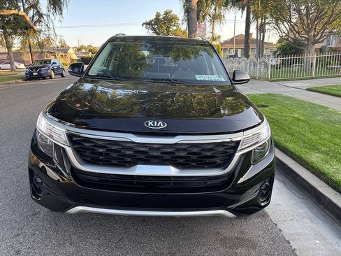Used 2021 Kia Seltos S FWD image 2
