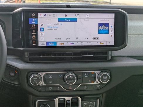 New 2026 Jeep Gladiator Sport image 16