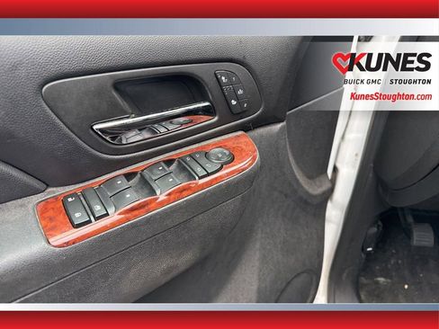 Used 2012 Chevrolet Suburban LT w/ Luxury Package image 19