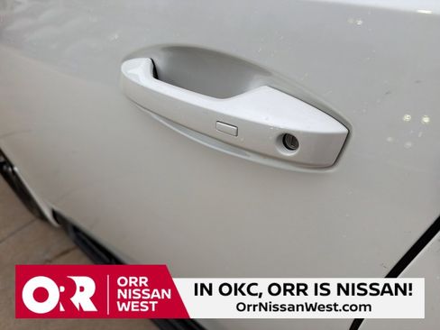 Used 2026 Nissan Armada SL w/ Captain's Chari Seat Package image 11