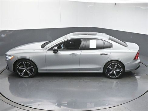 Certified 2024 Volvo S60 B5 Core image 44