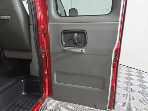 Used 2014 GMC Savana 1500 LT w/ LT Preferred Equipment Group AWD/4WD image 22