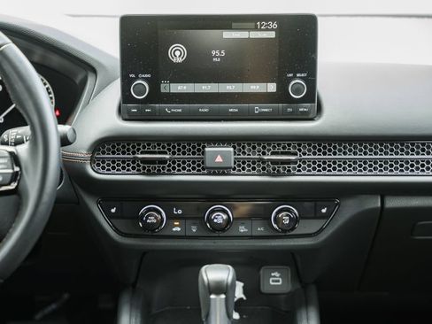 Used 2025 Honda HR-V Sport image 18