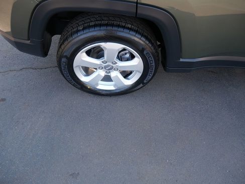 Used 2018 Jeep Compass Latitude w/ Cold Weather Group image 33