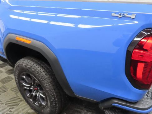 Used 2025 GMC Canyon Elevation image 33