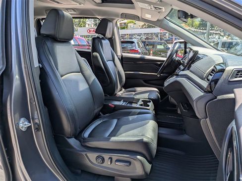 Used 2024 Honda Odyssey Touring image 32
