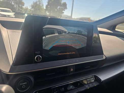Used 2023 Toyota Prius LE FWD image 27
