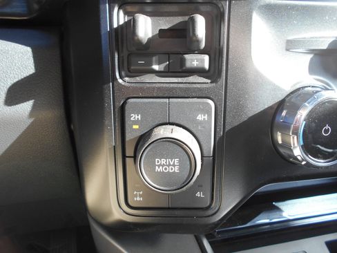 New 2025 Ford F250 Lariat w/ Lariat Ultimate Package image 44