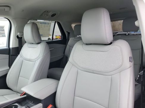 New 2026 Ford Explorer Active w/ Active Comfort Package image 15