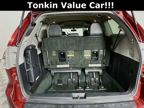 Used 2016 Toyota Sienna L image 28