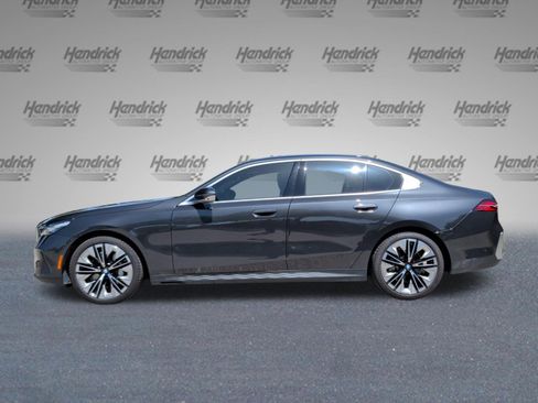 Used 2026 BMW 530i xDrive w/ Premium Package AWD/4WD image 10